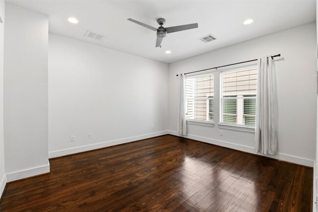 Photo - 1512 Crockett St