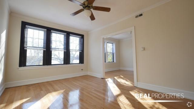 Building Photo - 1 bedroom in CHICAGO IL 60613 Unit 3 Rental