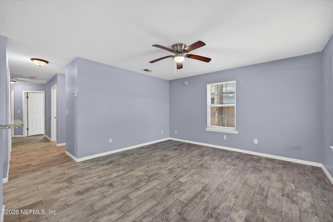 Photo - 3212 Gilmore St