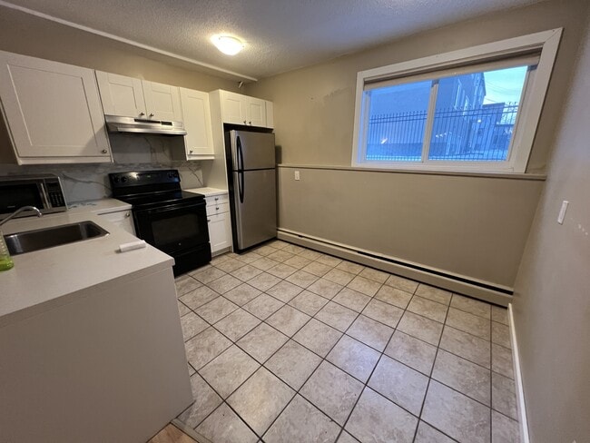 Photo - 12932-12118 118 Ave NW Unit 19