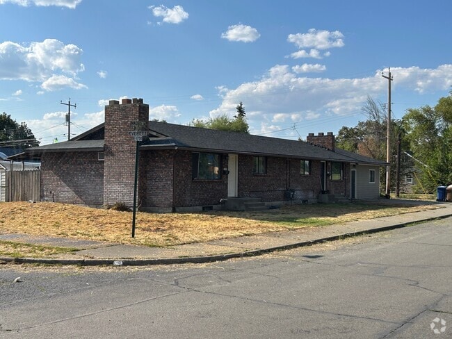 Building Photo - 5305 N Magnolia St Rental
