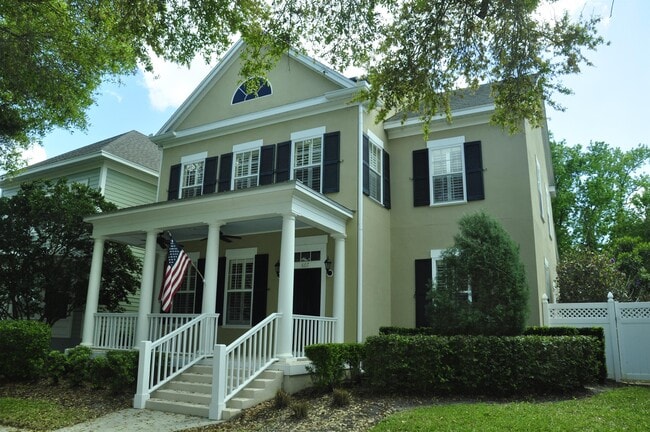 Photo - 607 Nadina Pl