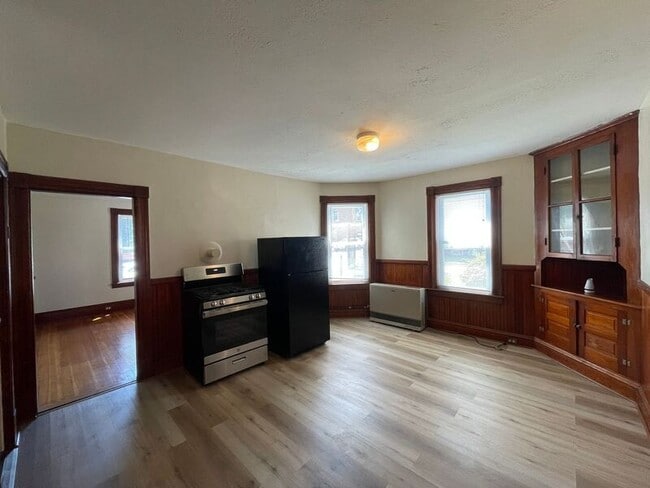Building Photo - 68 Laval St Unit #1 Rental