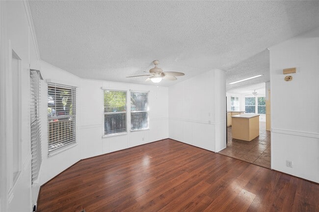 Photo - 3614 College St