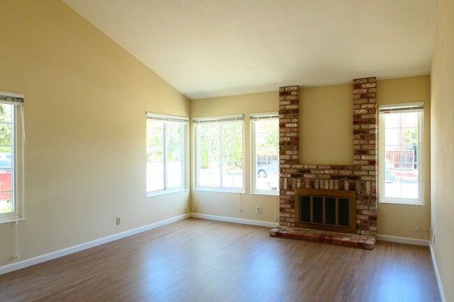 Photo - 33975 Frederick Ln