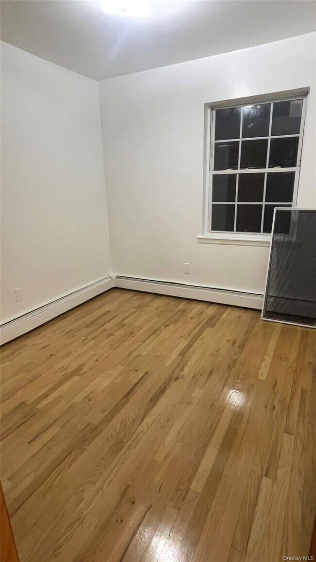 Photo - 106-15 155th St