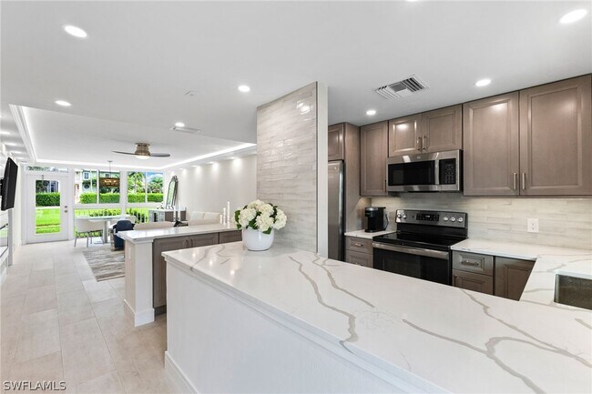 Photo - 620 Broad Ave S Unidad J620