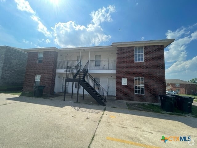 Building Photo - 3201 Hereford Ln Unit C-D Rental
