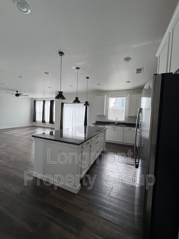 Photo - 3518 Sawtooth St