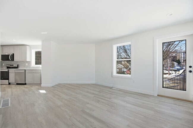 Building Photo - 23 Blake St