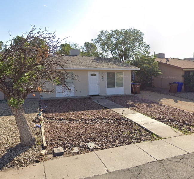 Building Photo - 2045 Stanford St Rental