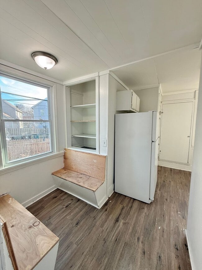 Building Photo - 33-35-35 Ripley St Unit 35 Ripley Street