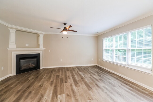 Photo - 142 Hampshire Dr