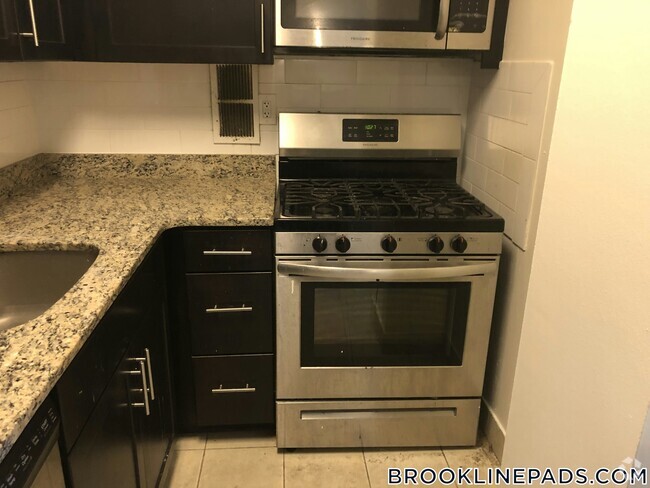 Building Photo - 175 Freeman St Unit 605 Rental