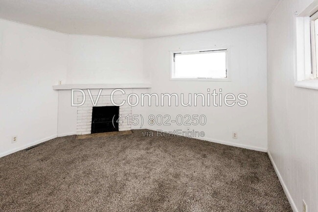Photo - 54 E 220th St