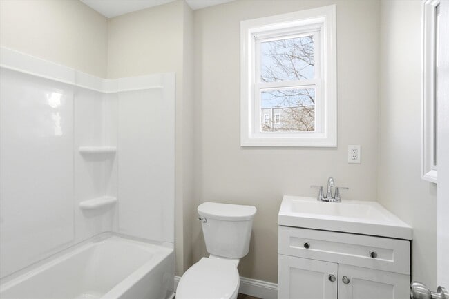 Photo - 254 Auburn St Unit 1st Floor