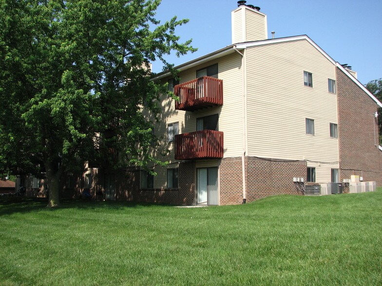 Oakbrook Apartments For Rent in Omaha, NE