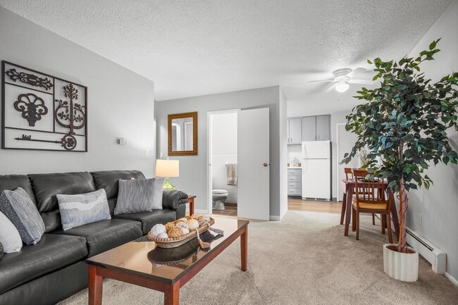 Williamsburg & Portage Pointe Apartments