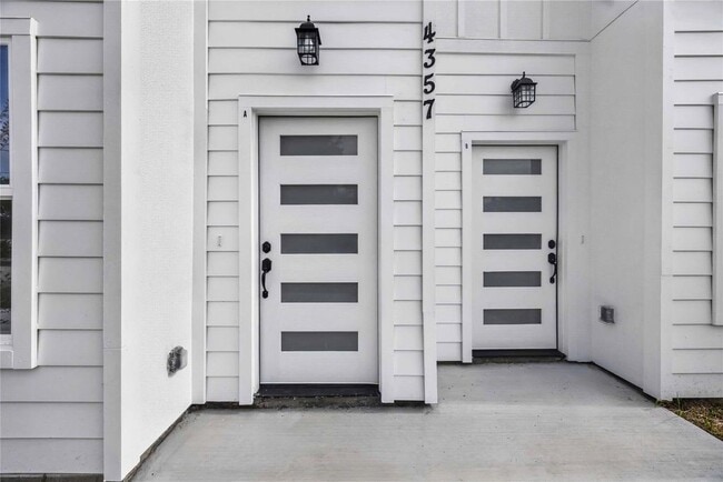 4357 Elmwood St Unit D