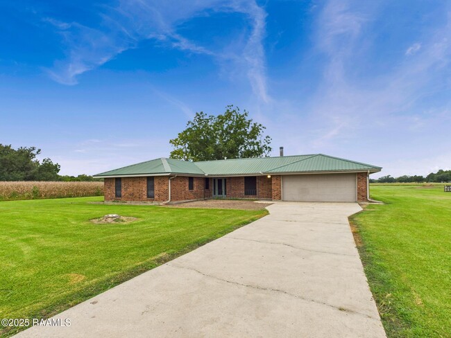 Photo - 905 Braquet Rd