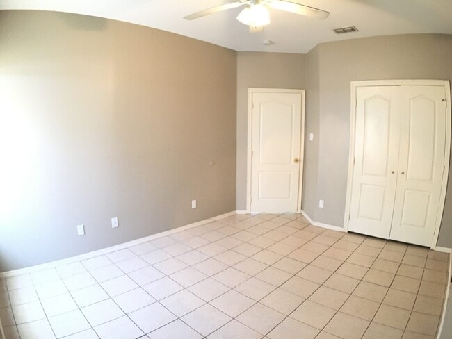 3200 Hillcrest Dr Unidad 6