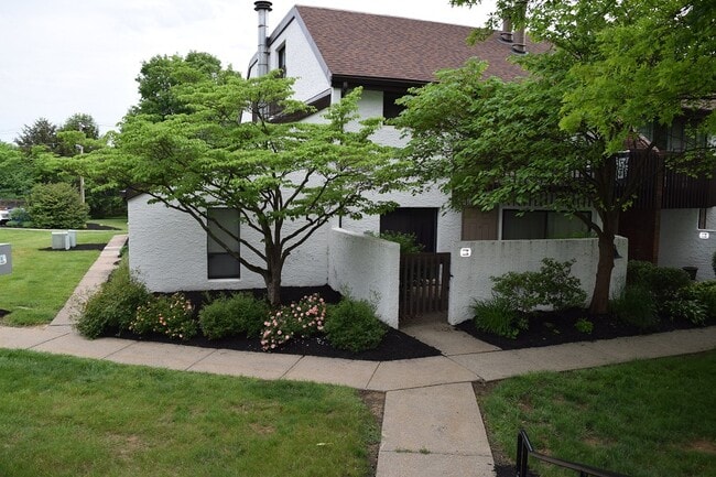 Building Photo - 801 Stratford Dr Rental