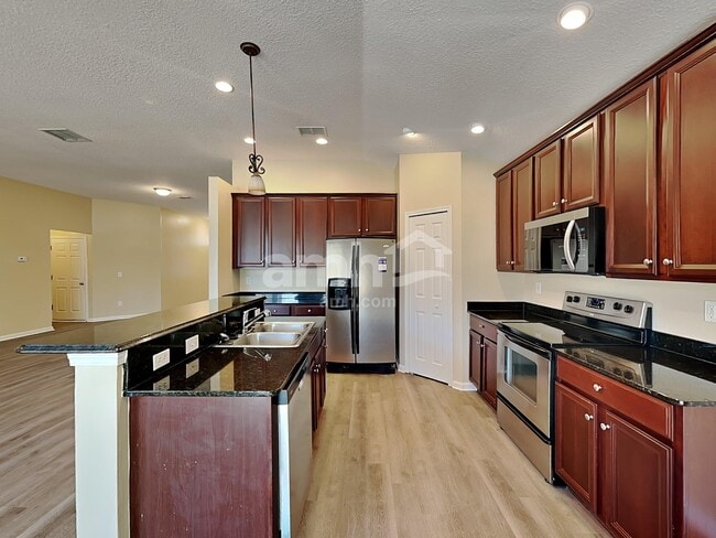 Photo - 612 Birchbark Trl