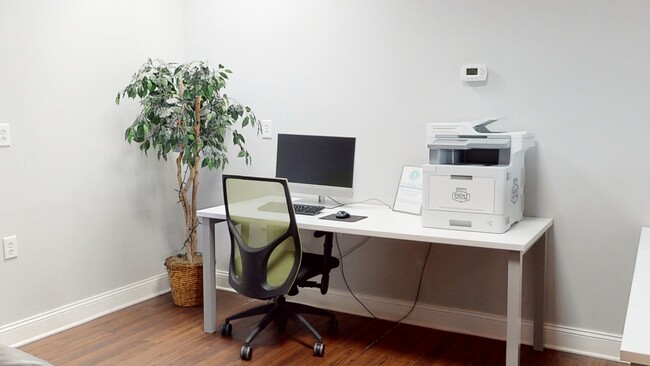 South-Duff-Clubhouse-Computadora-Impresora - The Landing Ames