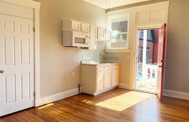 Building Photo - 2823 Glendora Ave Unit 2823-02