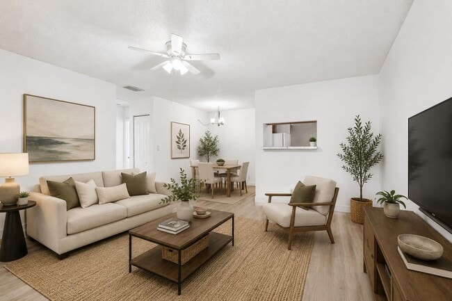 Building Photo - 2646 Riverside Dr Unit 2646