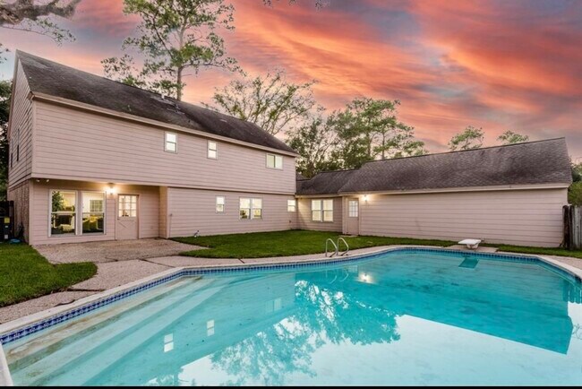 Photo - 15614 Pebble Bend Dr