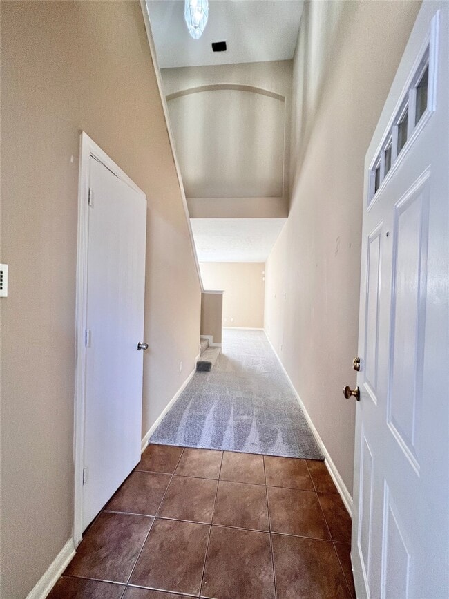 Photo - 815 Forest Ivy Ln