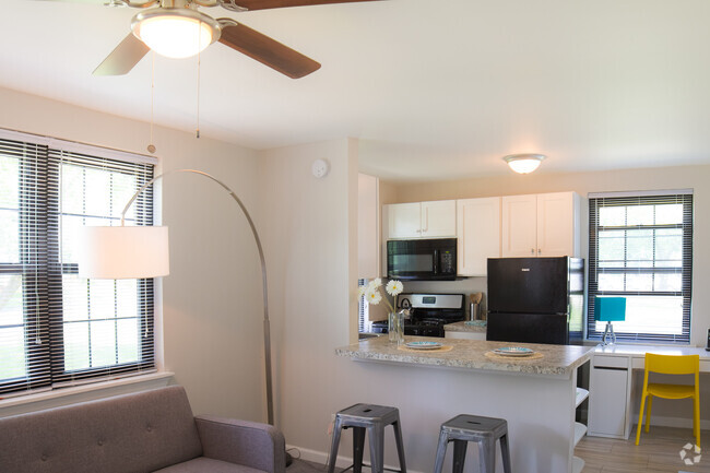 Building Photo - Independence Village Rental