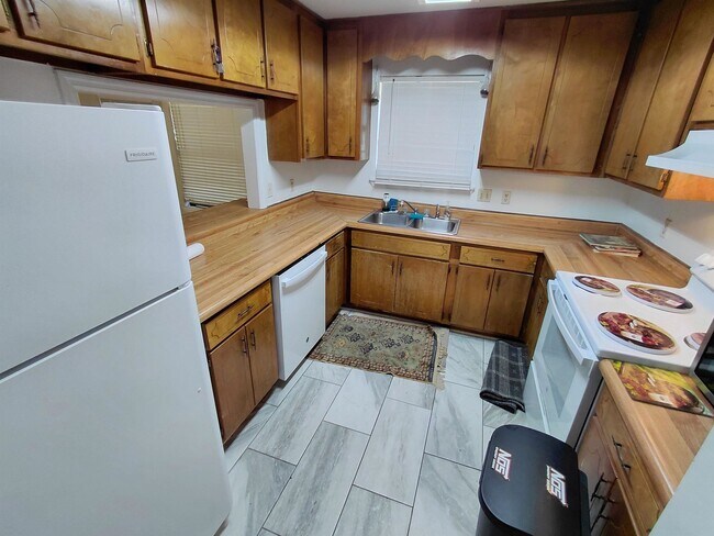 Photo - 1853 Meriadoc Rd