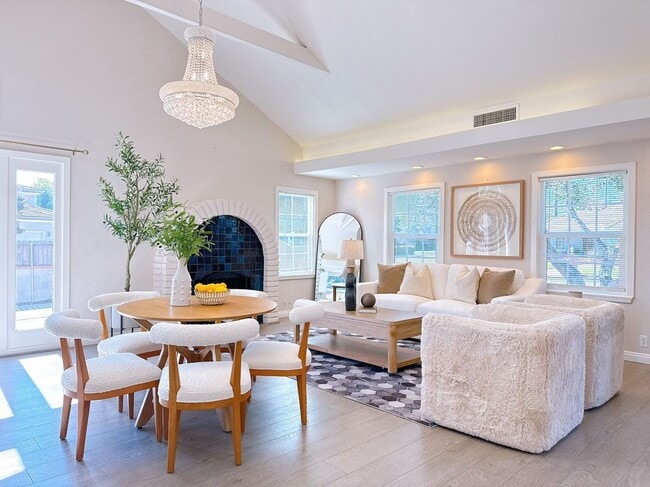 Photo - 2830 Winthrop Ave