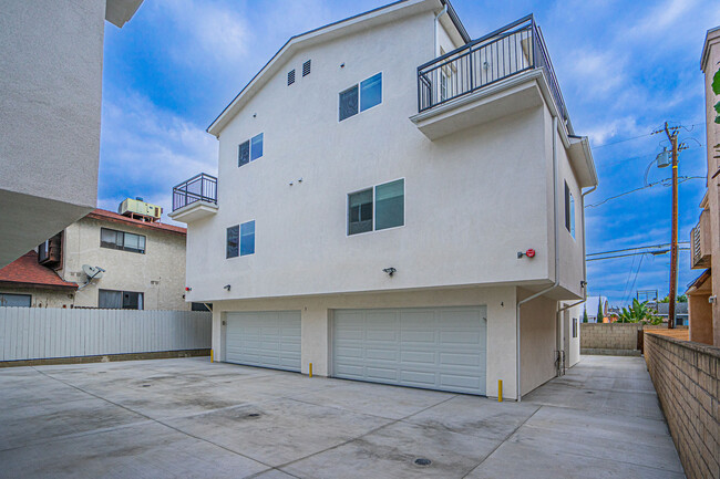 Building Photo - 11602 Valley View Ave Unit 3 Rental