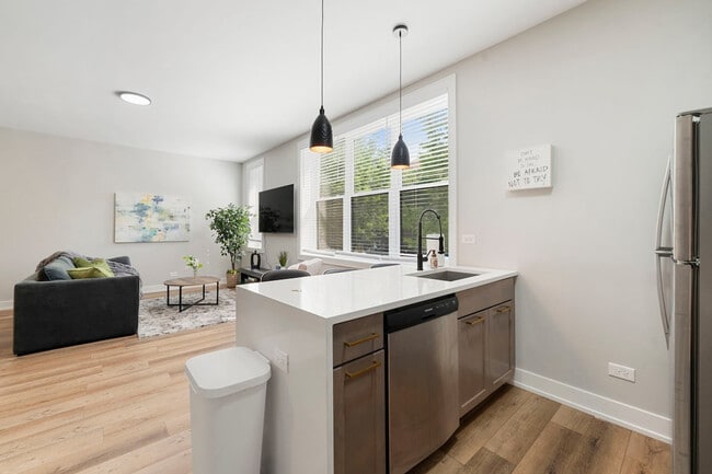 Photo - 1900 W 17th St Unidad ID1244928P