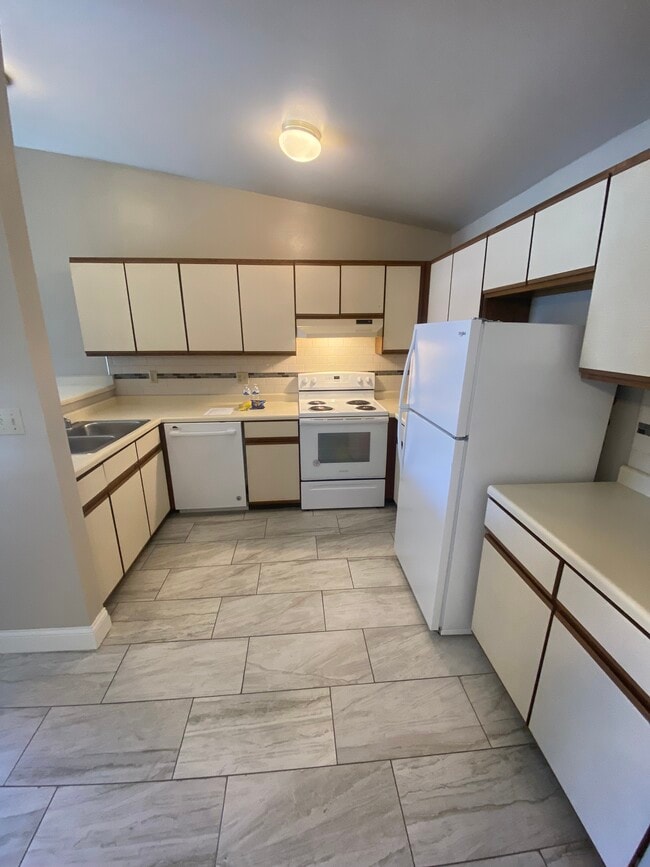 Cocina - Hemlock Street Apartments