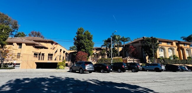 Photo - Remodelled 2 Bed 2 Bath For Rent at Signal Hill Unidad #10