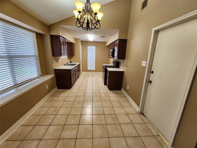 Building Photo - 1314 Mossridge Dr Rental