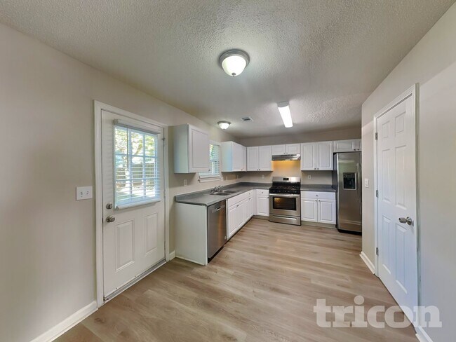 Photo - 2121 Serenity Dr NW