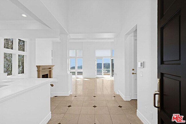 Photo - 16646 Cll Brittany