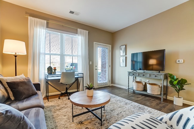 Photo - 4784 Holmes St