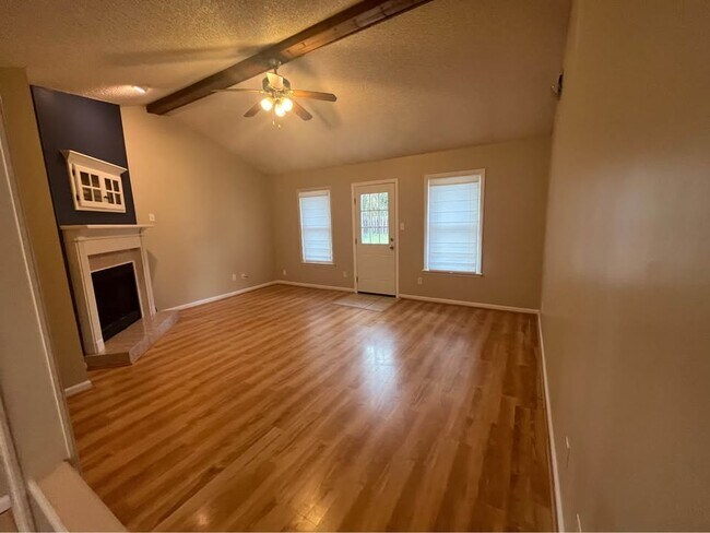 3212 Tyndall Dr