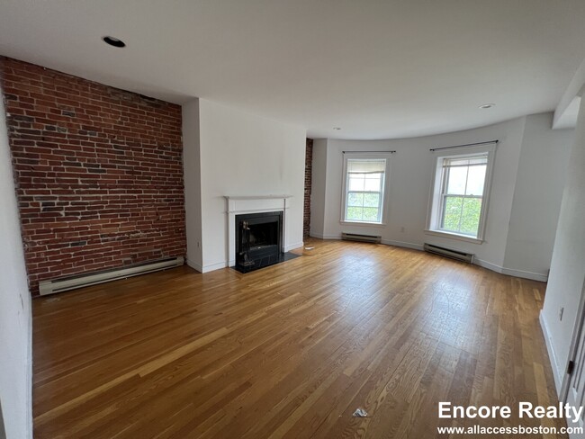 Photo - 1746 Washington St Apartments Unit #1746-3