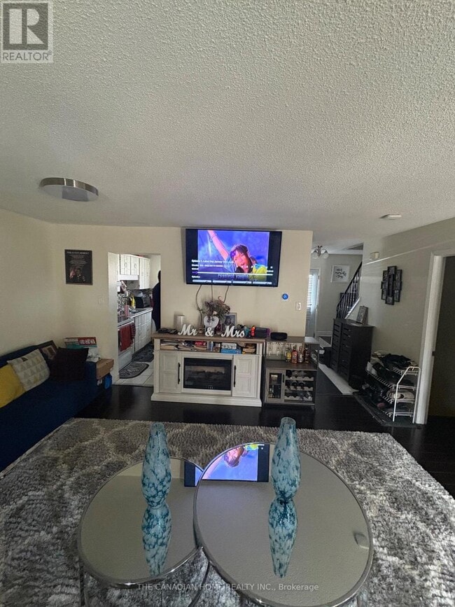 Photo - 45 Hansen Rd N