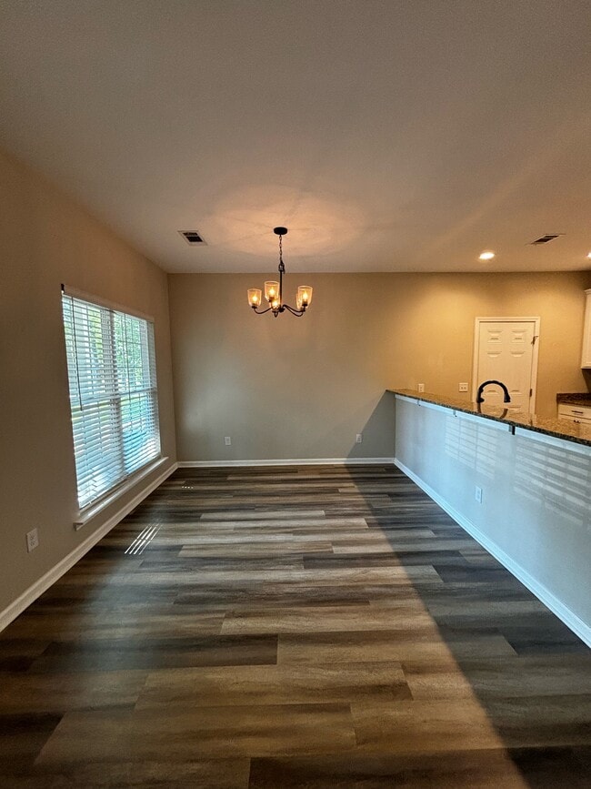 Photo - 715 Truman St