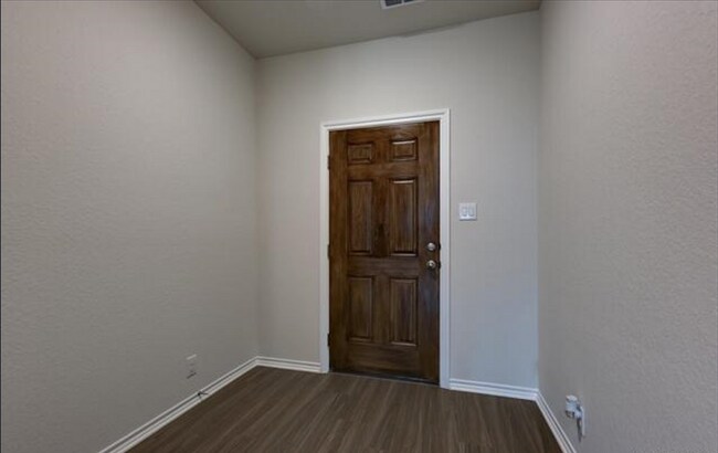 Photo - BEAUTIFUL NEW CONSTRUCTION IN HIDDENBROOKE