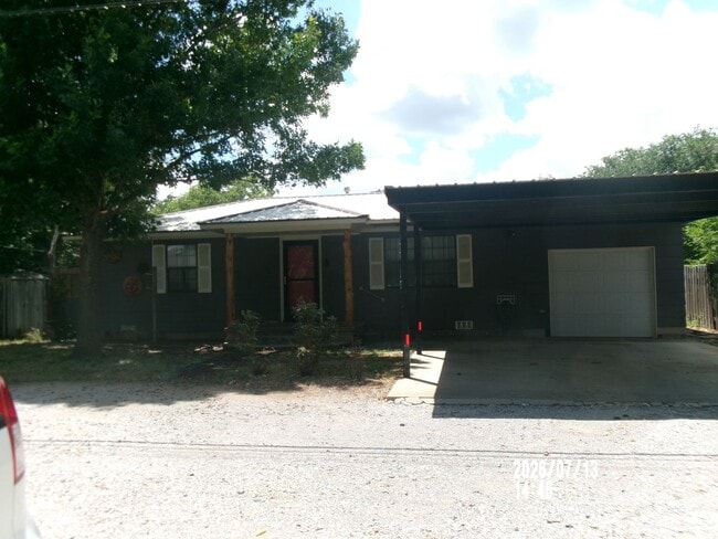 Photo - 409 1/2 NW pecan Avenue