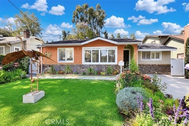 Photo - 647 W Montecito Ave